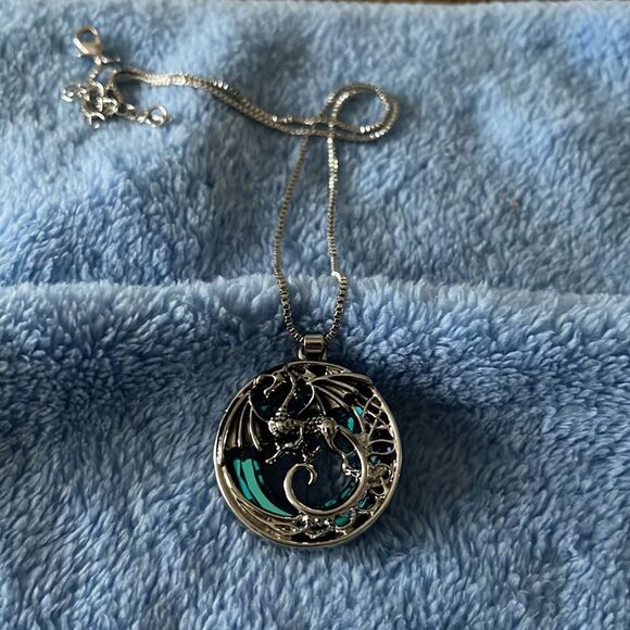 🐉Host Pick🐉 3D Silver Toned Dragon Pendant - Picture 2 of 5